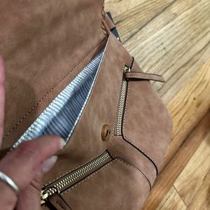 Small/medium tan cross body bag